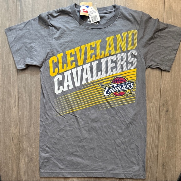 Cleveland Cavaliers NBA Gray Logo Graphic T-Shirt - NWT - Picture 2 of 4